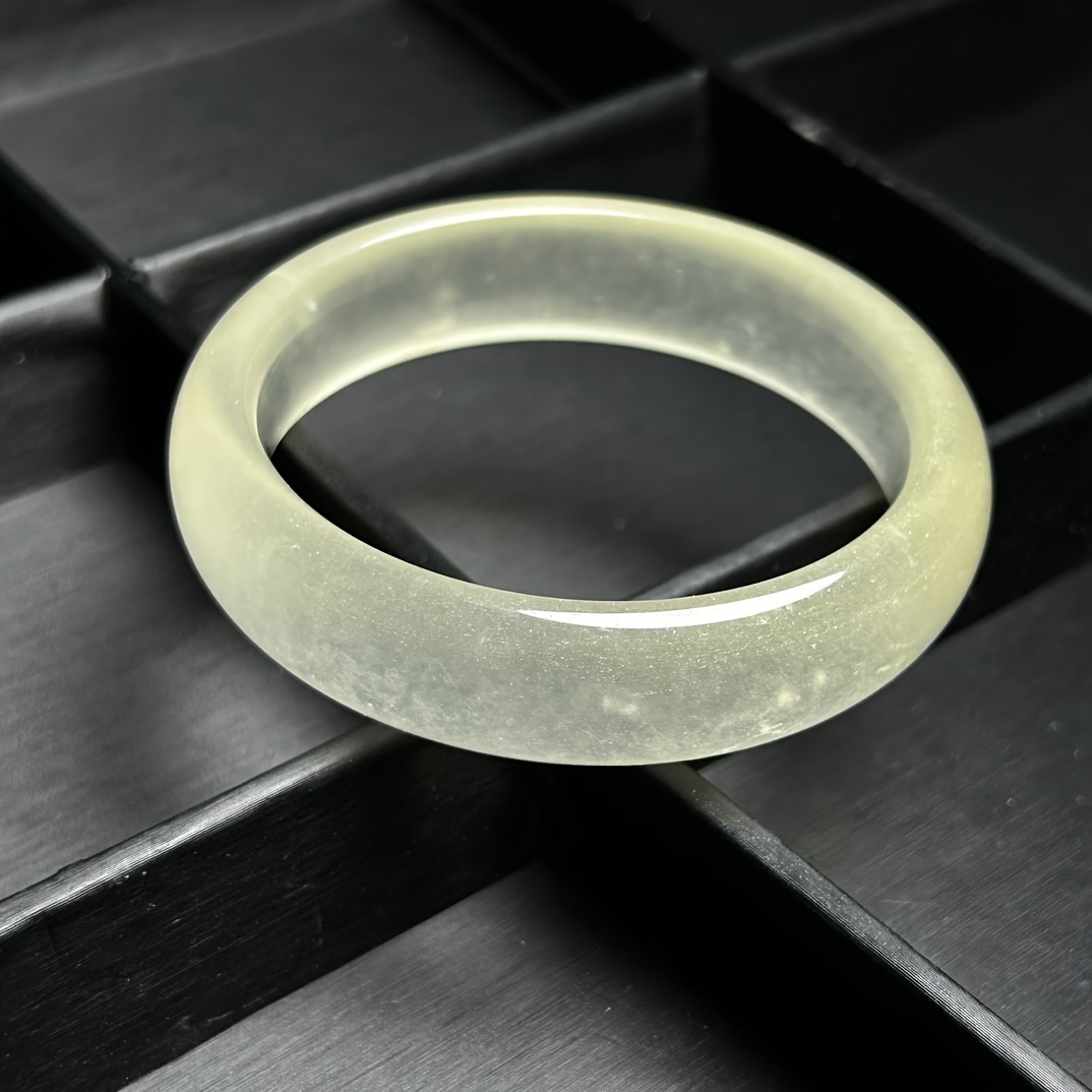 Women's Vintage-Inspired Light Yellow Quartz Bracelet, Elegant Gift